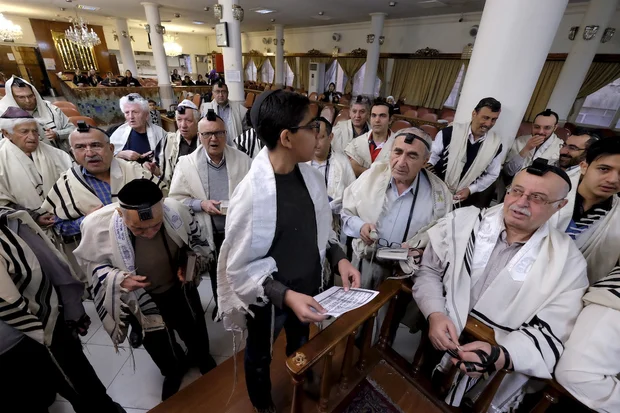 Iran pressures Iranian Jews to participate in al-Quds Day, join anti-Israel march during Passover