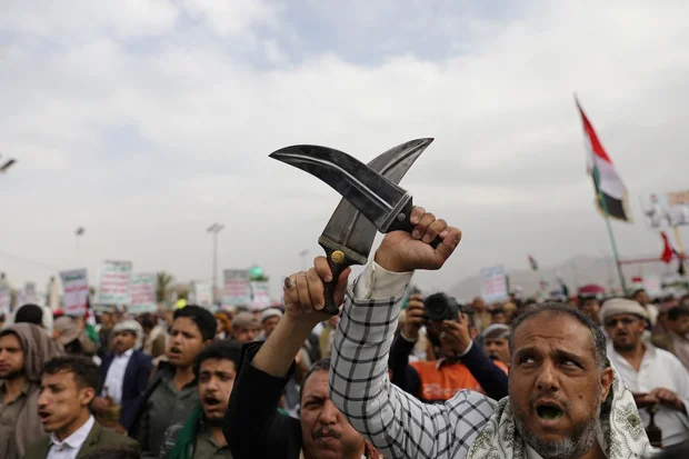 Protesters, mainly Houthi supporters, rally to show solidarity with Palestinians in the Gaza Strip, in Sanaa, Yemen July 5, 2024. REUTERS/Khaled Abdullah