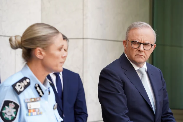 2025-12-18T053314Z_2029583791_MT1AAP0006WZG5X_RTRMADP_3_ANTHONY-ALBANESE-ANTISEMITISM-PRESSER.jpg