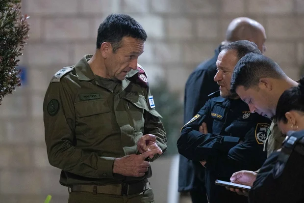 Les chefs de la sécurité israélienne discutent du plan de sécurité pour le Mont du Temple avant le Ramadan