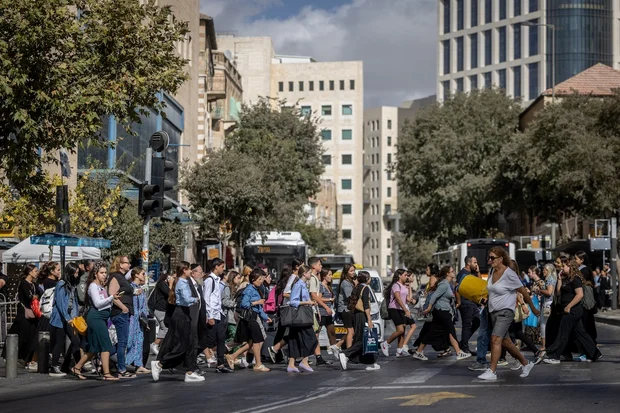 Ahead of Jewish new year, Israeli population nears 10 million