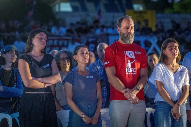 Les familles des otages israéliens assassinés, Hersh Goldberg-Polin et Alex Lobanov, honorent leur mémoire un an plus tard
