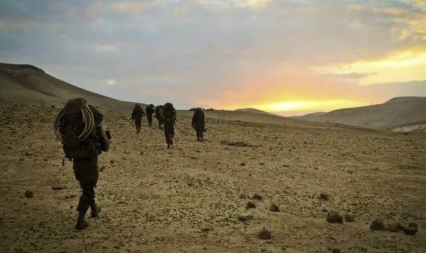 IDF demonstrates desert survival capabilities against the backdrop of Passover, the ancient Israelite exodus from Egypt