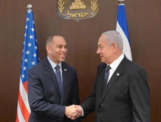 Netanyahu welcomes U.S. Democratic Congressional delegation headed by House Minority leader Jeffries