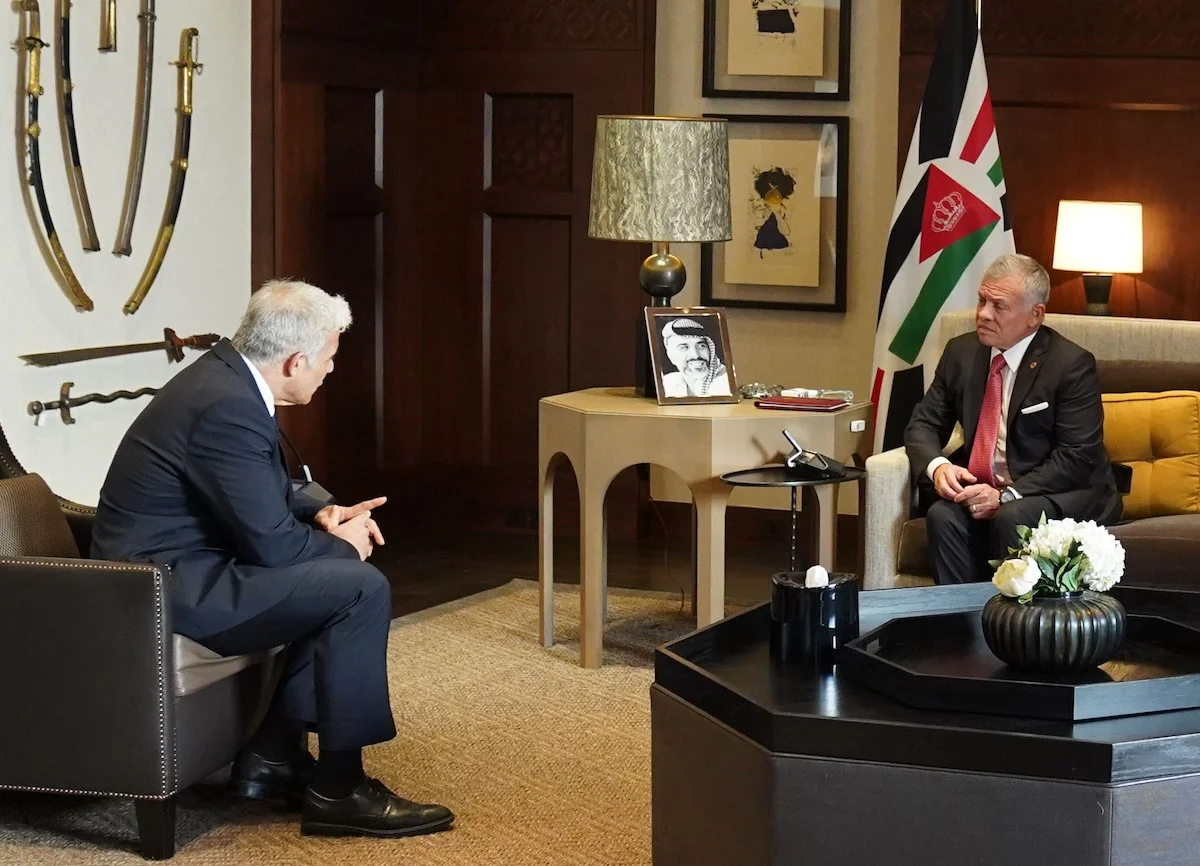 Jordanian King Abdullah II hosts Israeli Foreign Minister Yair Lapid in Amman, Mar. 10, 2022. (Photo: Royal Hashemite Court)