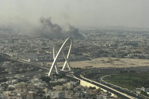 Israël frappe pour la première fois les dirigeants du Hamas à Doha, capitale du Qatar.