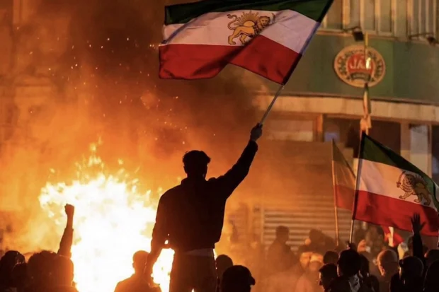 Las nuevas estimaciones sugieren que hasta ahora el régimen ha asesinado a unos 12 000 iraníes, mientras las protestas continúan en pleno apogeo