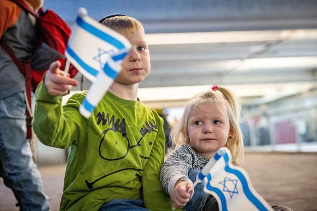 Israel-based Christian ministries dealing with emergency absorption of Ukrainian refugees and Russians immigrating to Israel
