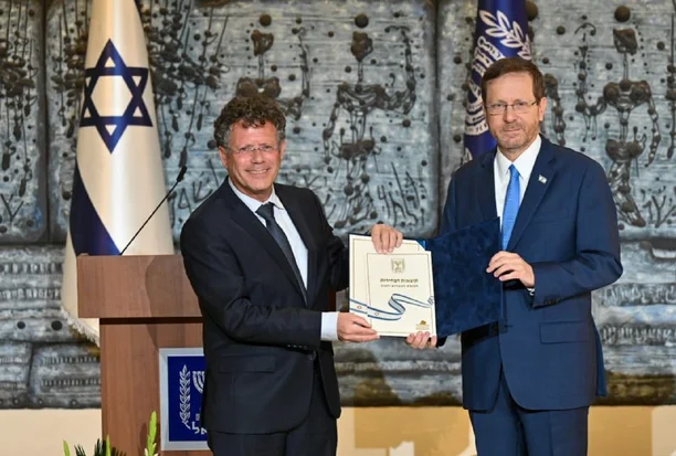 Israeli president begins talks with parties to determine who should get tasked to form a coalition