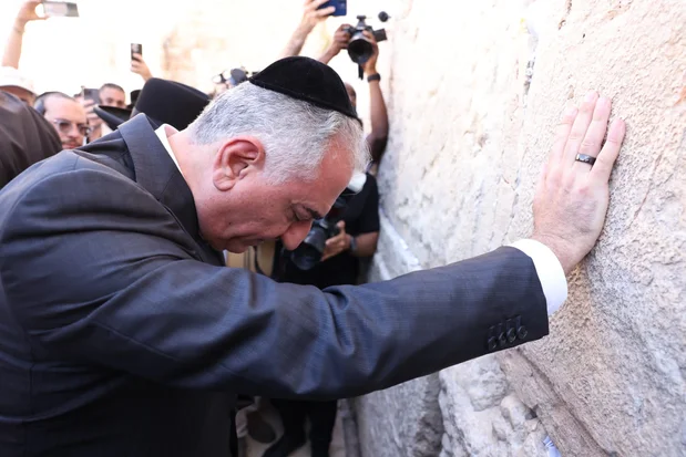 reza_pahlavi_western_wall.jpg