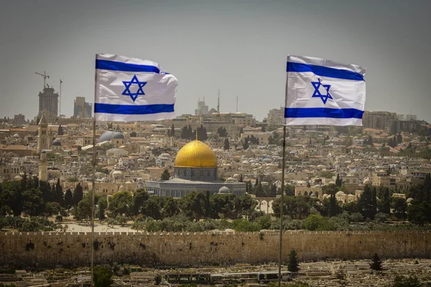 View of the Dome of the Rock and the Temple Mount and Israeli flags in Jerusalem's Old City, from the Mount of Olives, May 03, 2022. (Photo: Olivier Fitoussi/Flash90)