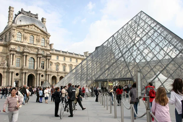 Israeli company tasked with tracking down the Louvre museum robbers
