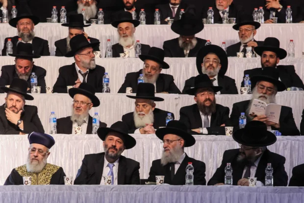 Ultra orthodox Jewish rabbis attend a prayer and commemoration rally attended by thousands marking one year since the death of late Shas spiritual leader Rabbi Ovadia Yosef, at the Arena in Jerusalem. September 28 , 2014 (Photo: Flash90).