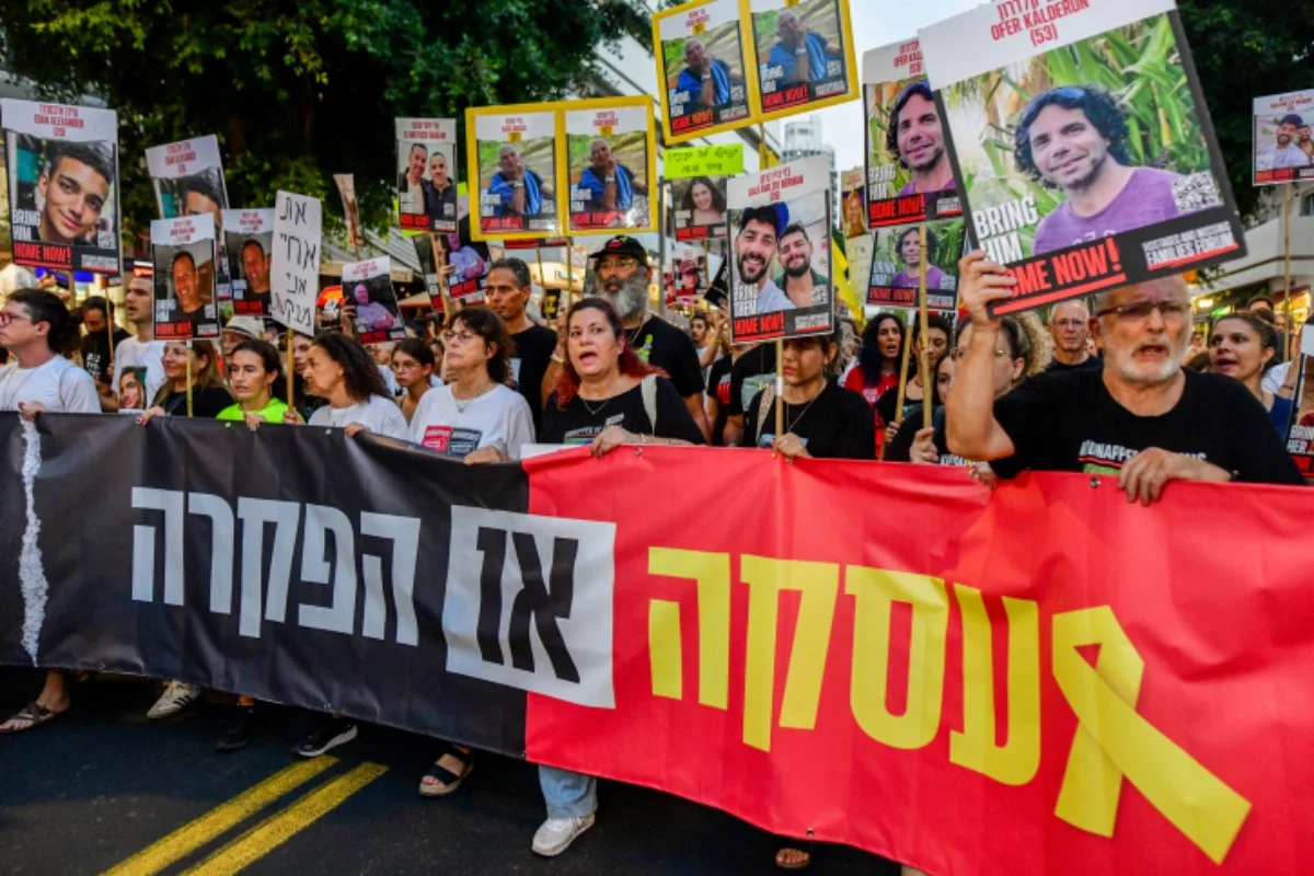 Relatives of Israelis held hostage by Hamas terrorists in Gaza and supporters protest march calling for the release of Israeli hostages held in the Gaza Strip in Tel Aviv, ahead of the speech of Israeli Prime Minister Benjamin Netanyahu at the US Congress, July 24, 2024 (Photo: Avshalom Sassoni/Flash90).