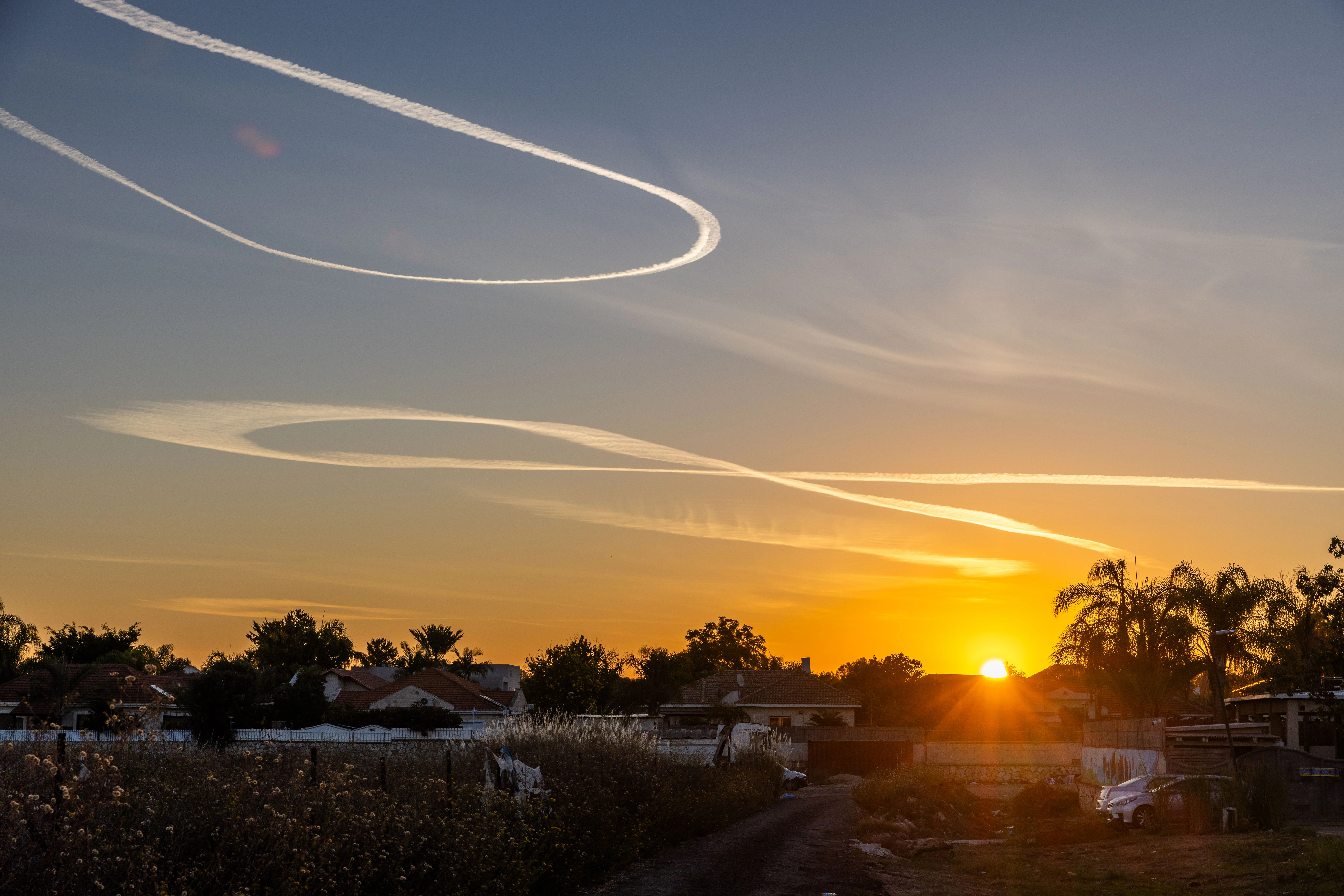 The symbol of Bring the hostages home, seen over the skies in central Israel. December 16, 2024. Photo by Yossi Aloni FLASH90