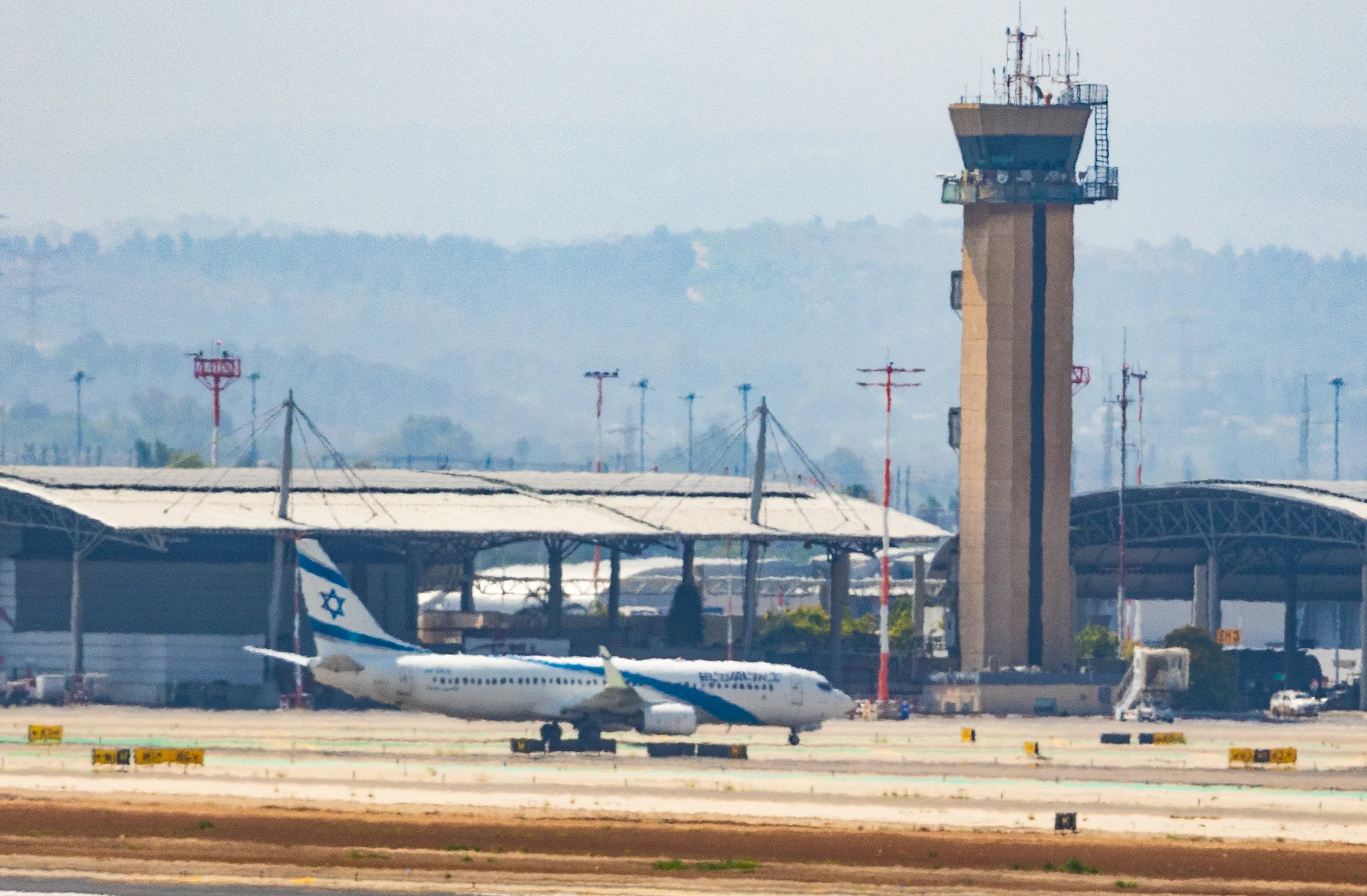 El Al rescue flight lands at Ben Gurion Airport near Tel Aviv, June 18, 2025. Photo by Yossi Aloni/Flash90