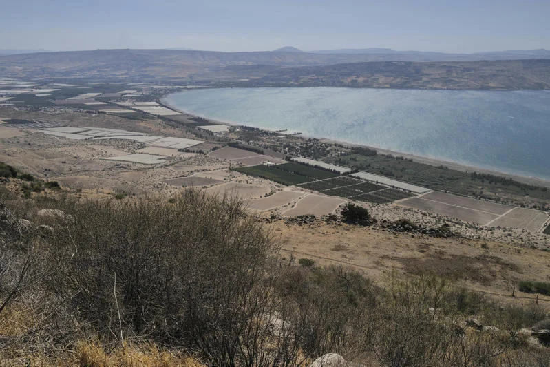 sraelis enjoy the view overlooking the Sea of Galilee on July 12, 2025. Photo by Michael Giladi/Flash90