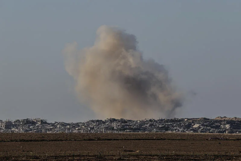 Smoke rises from destroyed buildings in the northern Gaza Strip, as seen from the Israeli side of the border, September 10, 2025. Photo by Tsafrir Abayov/Flash90