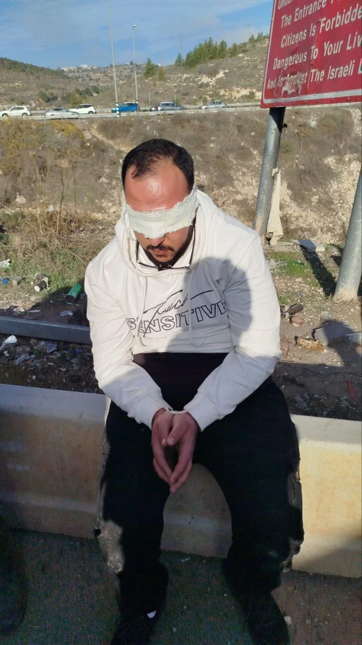 Palestinian terrorist Izz al-Din Maluh after turning himself in to security forces near Efrat, in Judea and Samaria. Screenshot used under Section 27a of the Copyright law.