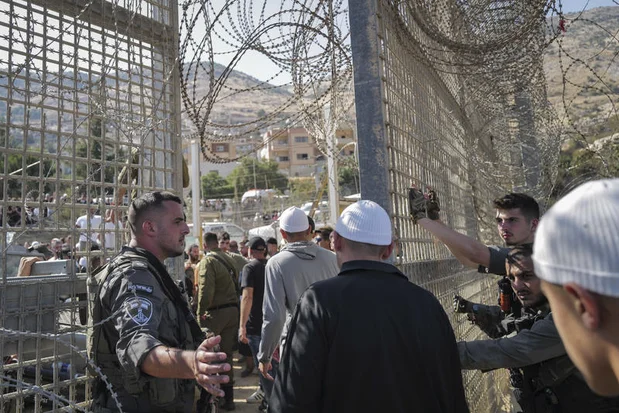 De suprimentos médicos a alertas avançados de mísseis – grupos israelenses promovem ajuda aos drusos sírios durante a guerra com o Irã.