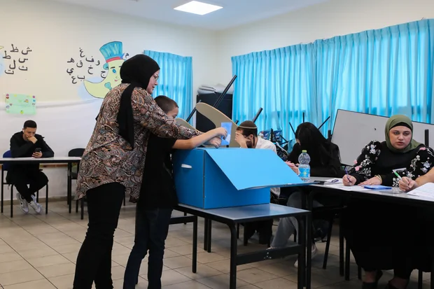 Arab Israelis cast their vote at a voting station in Tayibe, during the Knesset elections, on November 1, 2022. (Photo: Jamal Awad/Flash90)