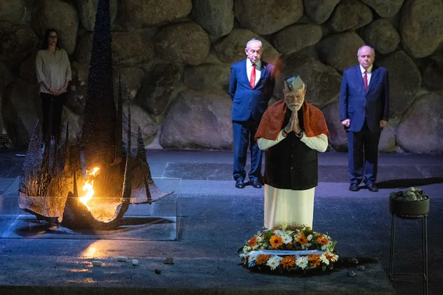 Indian Prime Minister Narendra Modi and Israeli Prime Minister Benjamin Netanyahu visit at the Yad Vashem Holocaust Museum in Jerusalem, February 26, 2026. (Photo: Chaim Goldberg/Flash90)