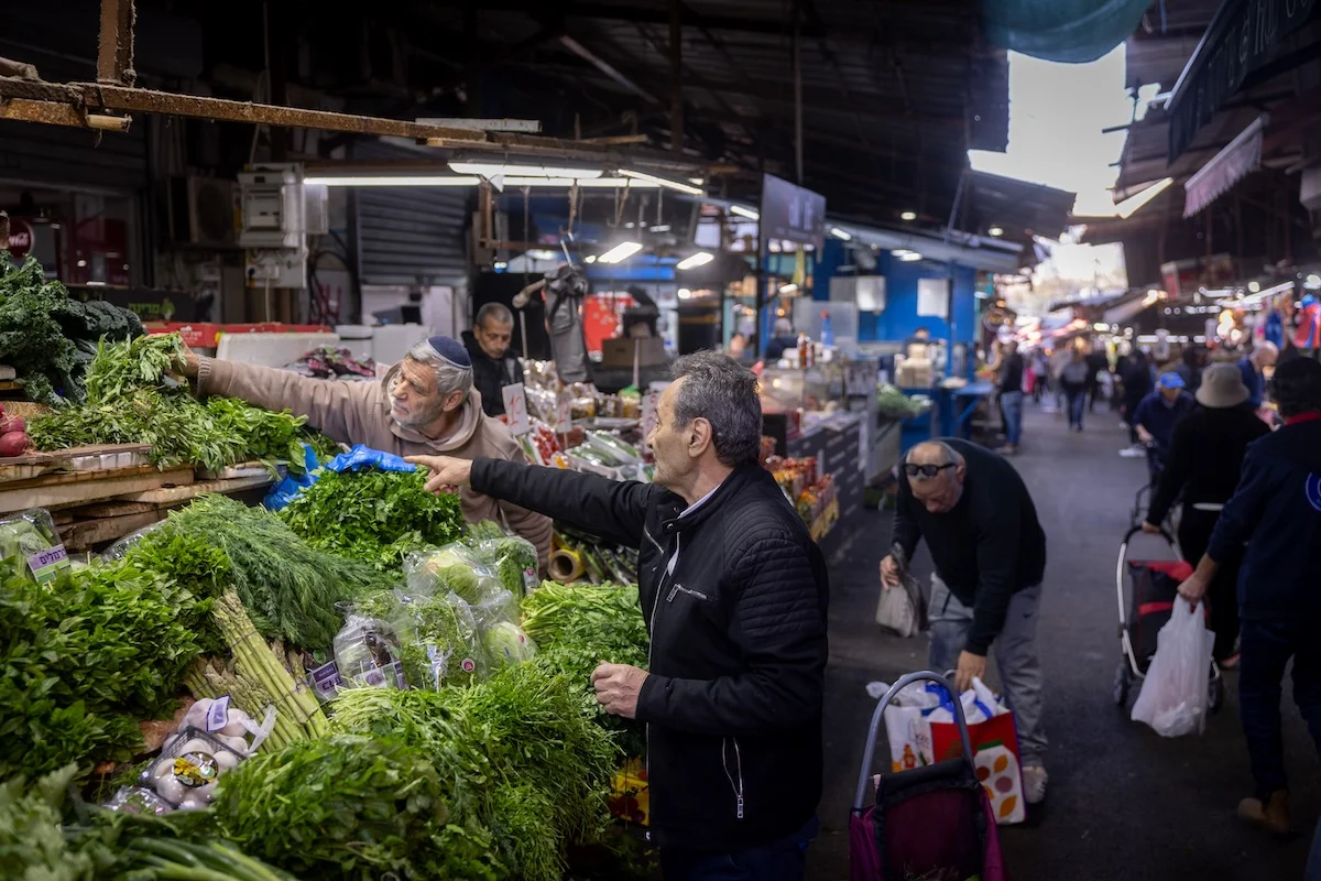 Carmel market during Iran war