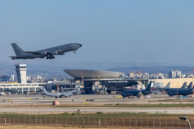 A U.S. Air Force aircraft takes off at the Ben Gurion International Airport, outside of Tel Aviv, May 24, 2026. (Photo: Yossi Aloni/Flash90)