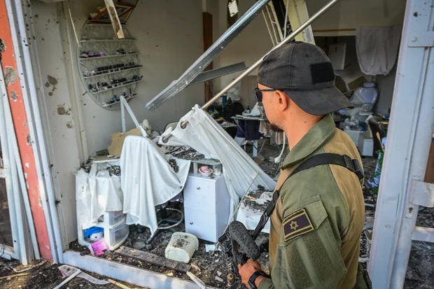 Israeli security forces at the scene where a missile fired from Lebanon toward Israel overnight caused damage in the northern Israeli city of Kiryat Shmona, May 30, 2026. (Photo: Michael Giladi/Flash90)