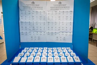 Israelis cast their ballots at a polling station in Ashdod, during Election Day in Israel, October 27, 2026. Photo by Liron Moldovan/FLASH90