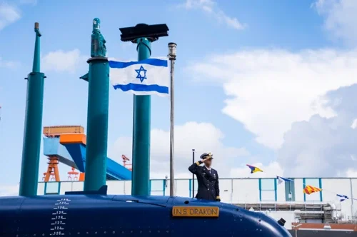Israel navy recieves INS Drakon submarine