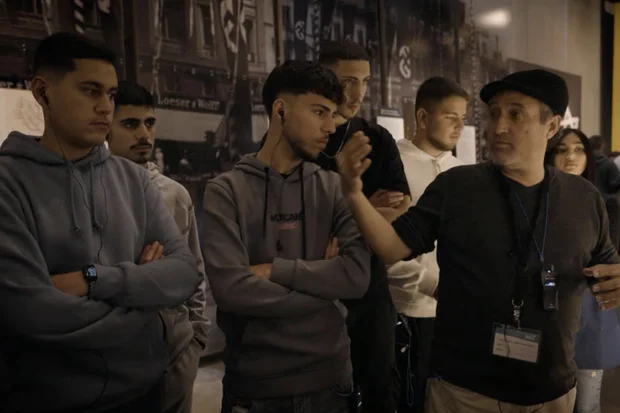 Murad Awadallah touring a group of young Israeli Arabs at Yad Vashem Holocaust Remembrance Center (Photo courtesy KAN)
